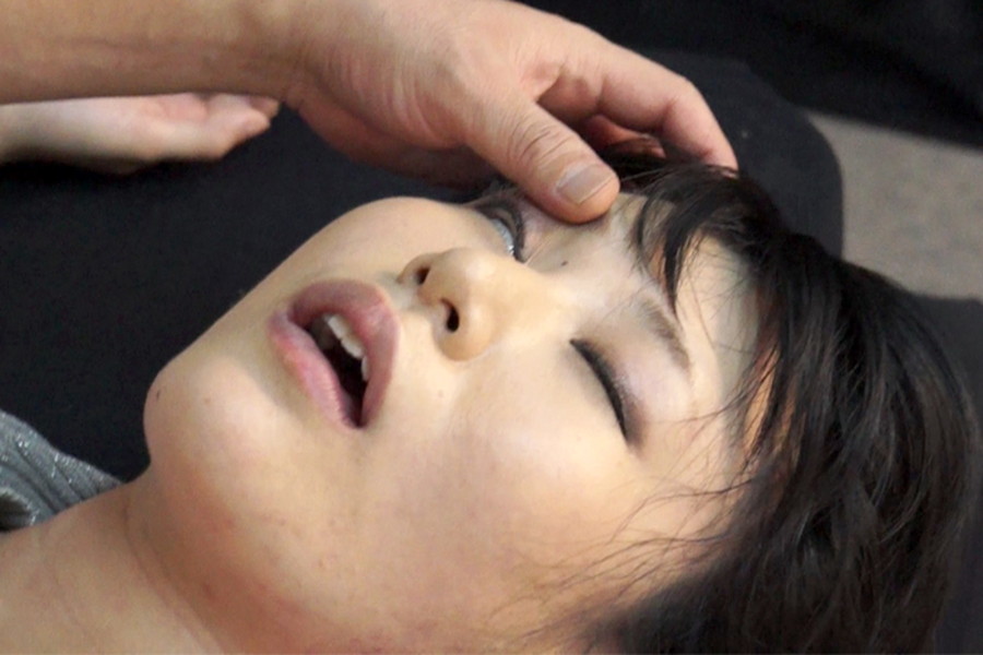 【投稿】生意気な女を首絞めリンチ2　サンプル画像05