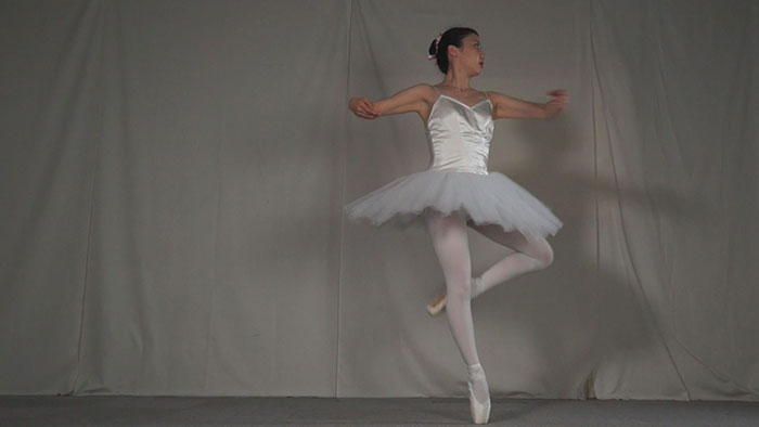 【本日限定価格】リアルバレリーナ クラシックバレエ歴13年 遠峯あやか　サンプル画像06
