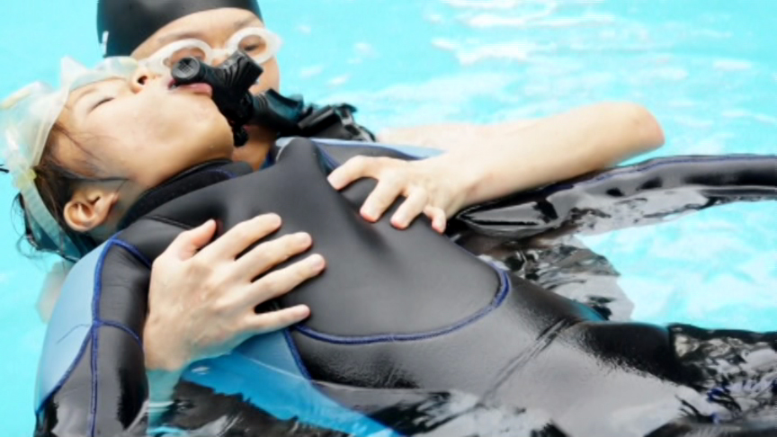 【値下げ商品】ウェットスーツガール4　サンプル画像05