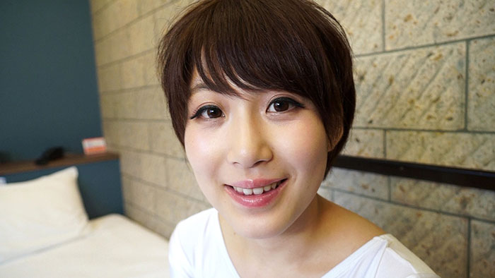 レオタードを抱く1 ショートカットの天然娘つばさちゃん サンプル画像06