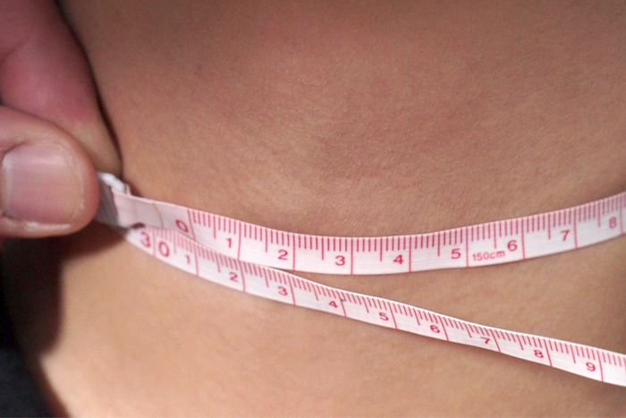 女性の首・喉・首絞め　サンプル画像03