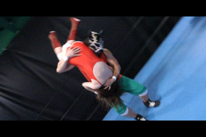 【新特別価格】素人娘を騙してプロレス+エロさせちゃいました!　サンプル画像05