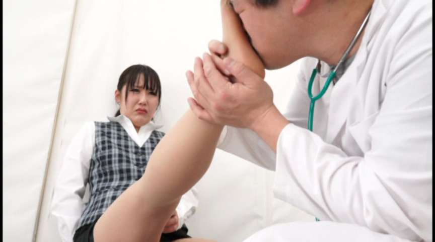 【新特別価格】足舐めクリニック3-私の治療は大好きな足舐め臭い嗅ぎ-　サンプル画像05