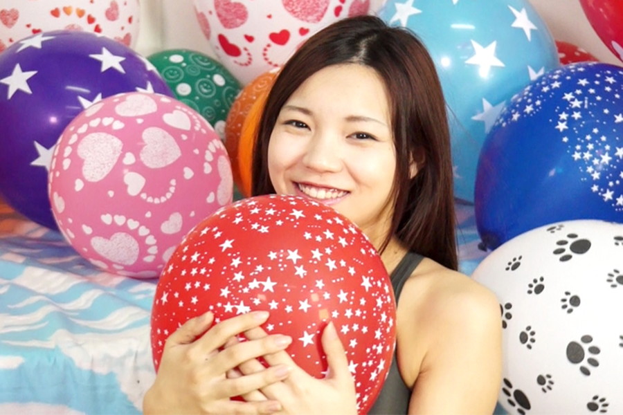 【700ptsOFF!】【HD】中川絢音と安達メイの風船ファンタジー　サンプル画像06