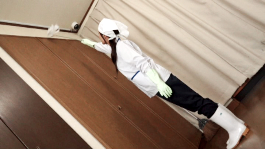 【新特別価格】家政婦未央　炊事用ゴム手袋情事　サンプル画像02