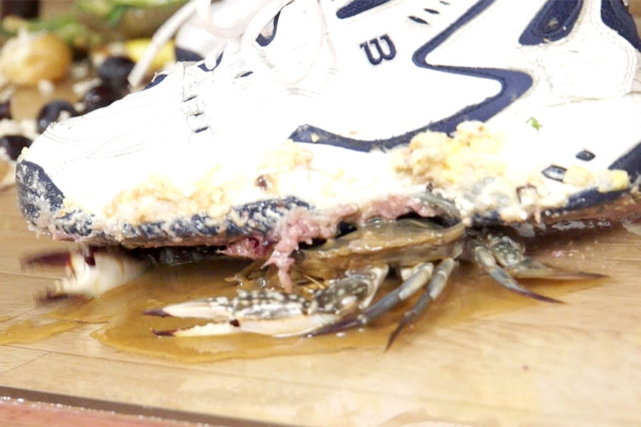 土足女の男踏みフードクラッシュ 2　サンプル画像08