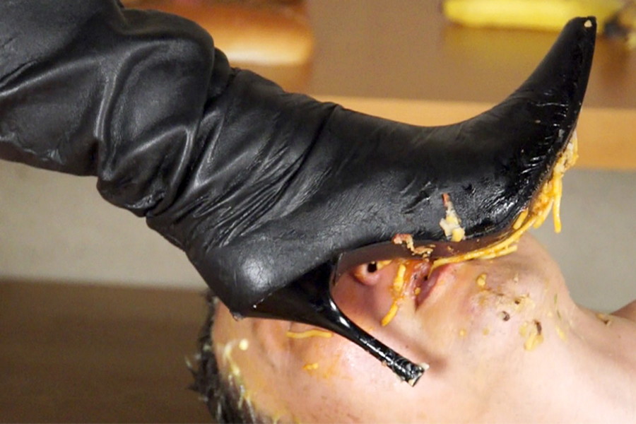 土足女の男踏みフードクラッシュ 2　サンプル画像11