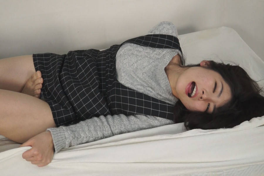 素人女性悶絶股間責め8　サンプル画像02