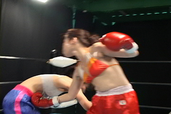 女子ボクシング　腹パンチ