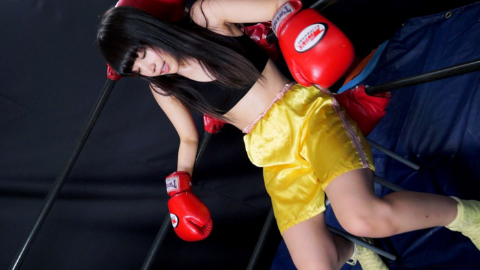 女子ボクサー ミックスボクシング  コーナー YUE