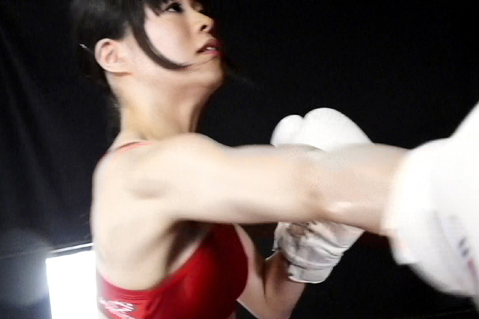 女子ボクシング サンドバックプレイ 斉藤雅美