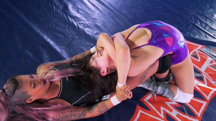 女子プロレス 現役グラドル くびれ YUNI(ゆに) 朝丘みなみ