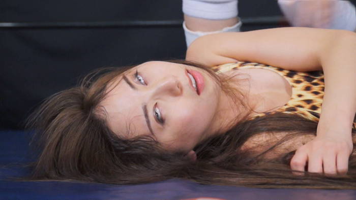 2016年8月27日&28日 バトル本店店舗イベント開催記念スペシャルマッチ YUE 仁美まどか キャットファイト 女子プロレス YUE 仁美まどか 特別試合 現役グラドル