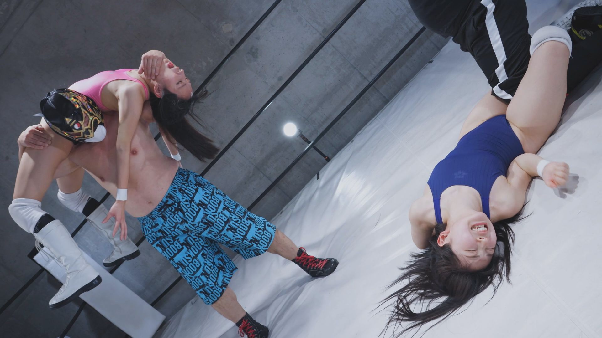 激闘スペシャルMIX男女混合タッグマッチ 楠木花菜&皆月ひかる組vs男子レスラー組 女子プロレス キャットファイト 男対決 楠木花菜 皆月ひかる