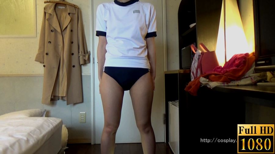 スタイル抜群の素人モデルに体操服&ブルマを着せて立ったまま