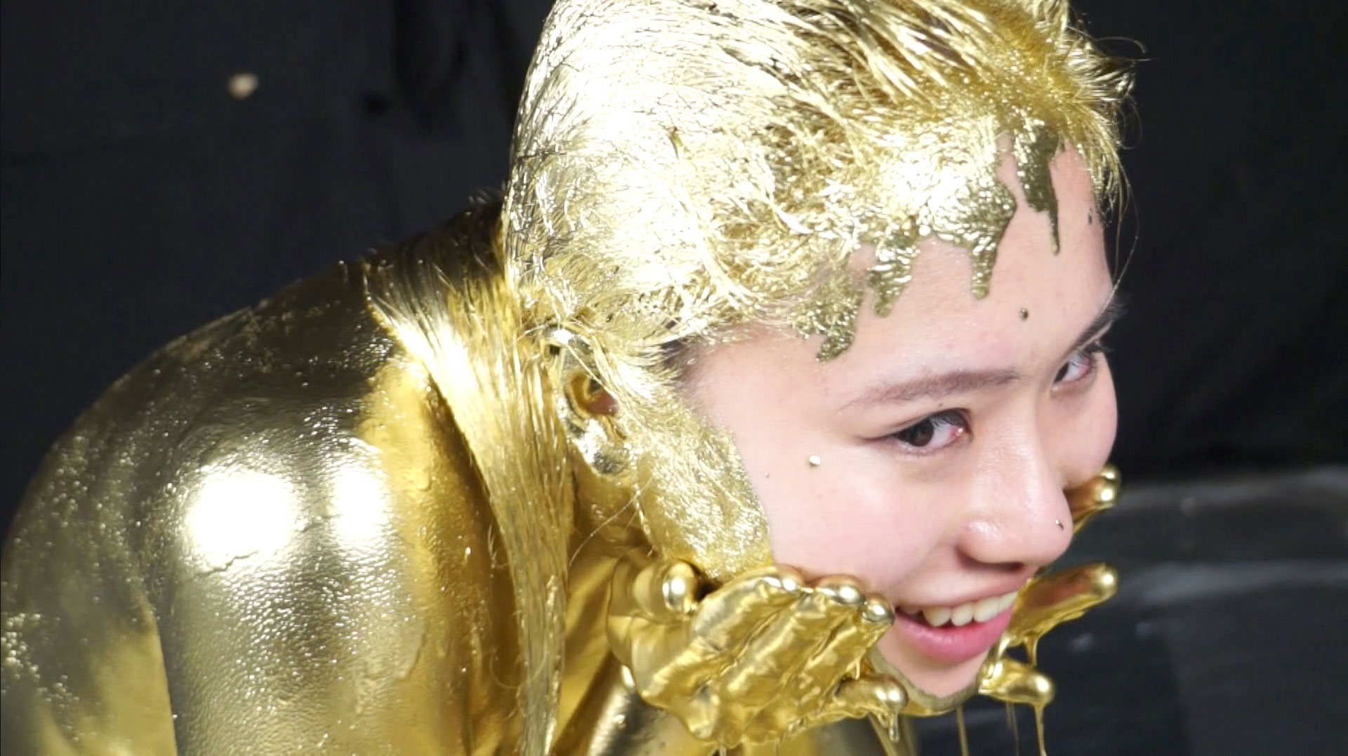 金粉ダンス エロ 